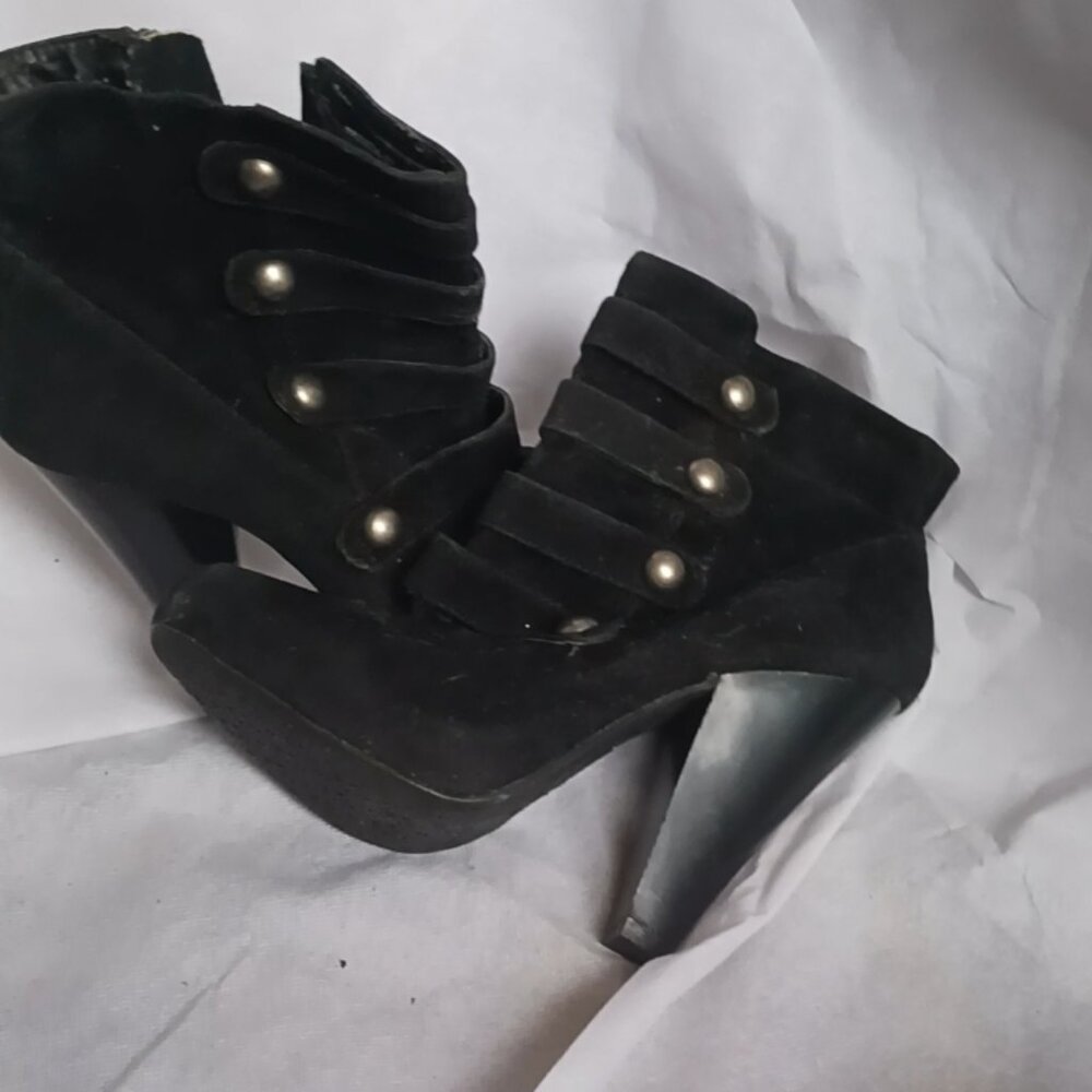 Black Platform shoe 10